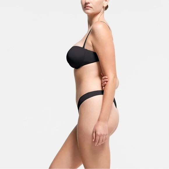 SKIMS Multi-way Bra \ Onyx 🖤